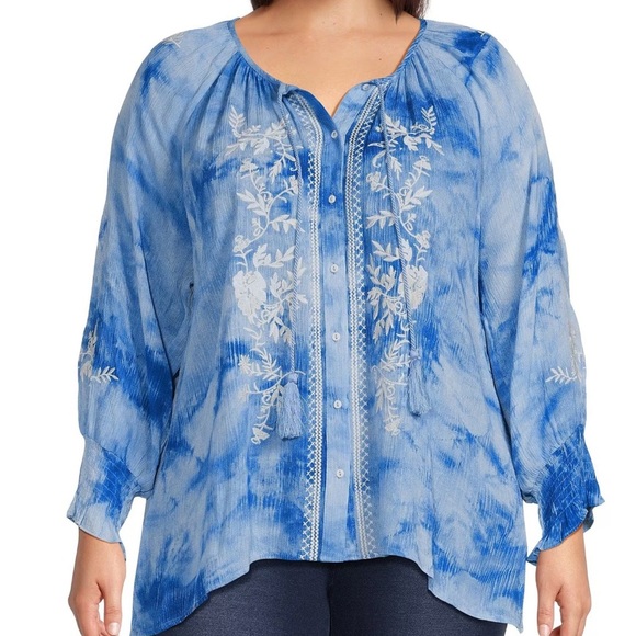 NWT CALESSA EMBROIDERED BUTTON FRONT TOP - Picture 1 of 10